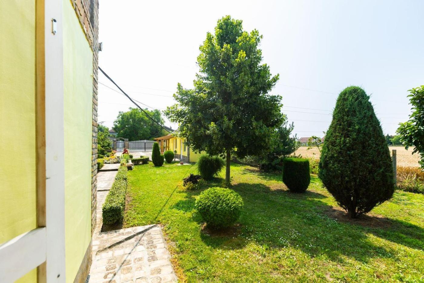 Salas Vujic Becej Exterior photo