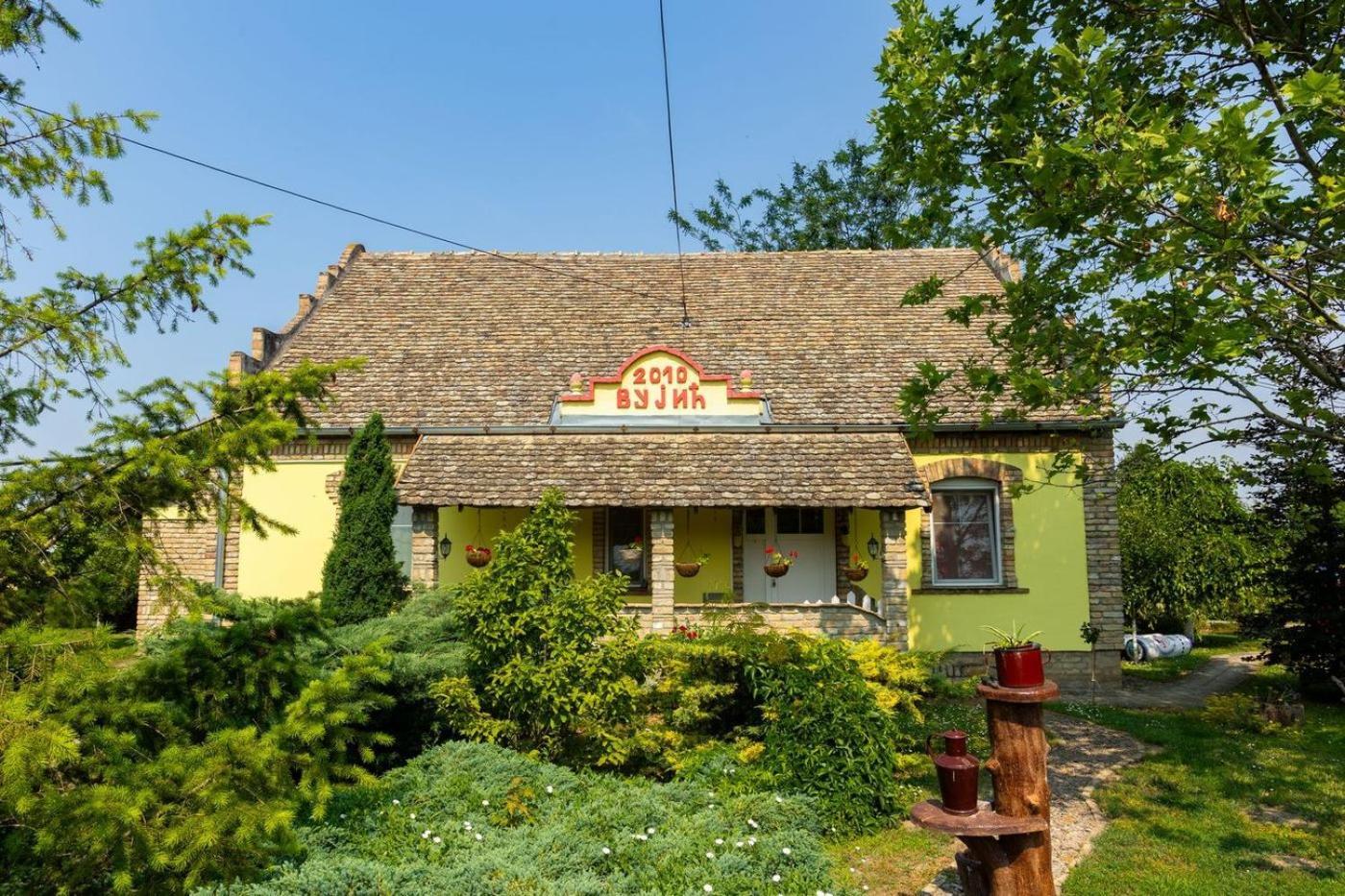 Salas Vujic Becej Exterior photo