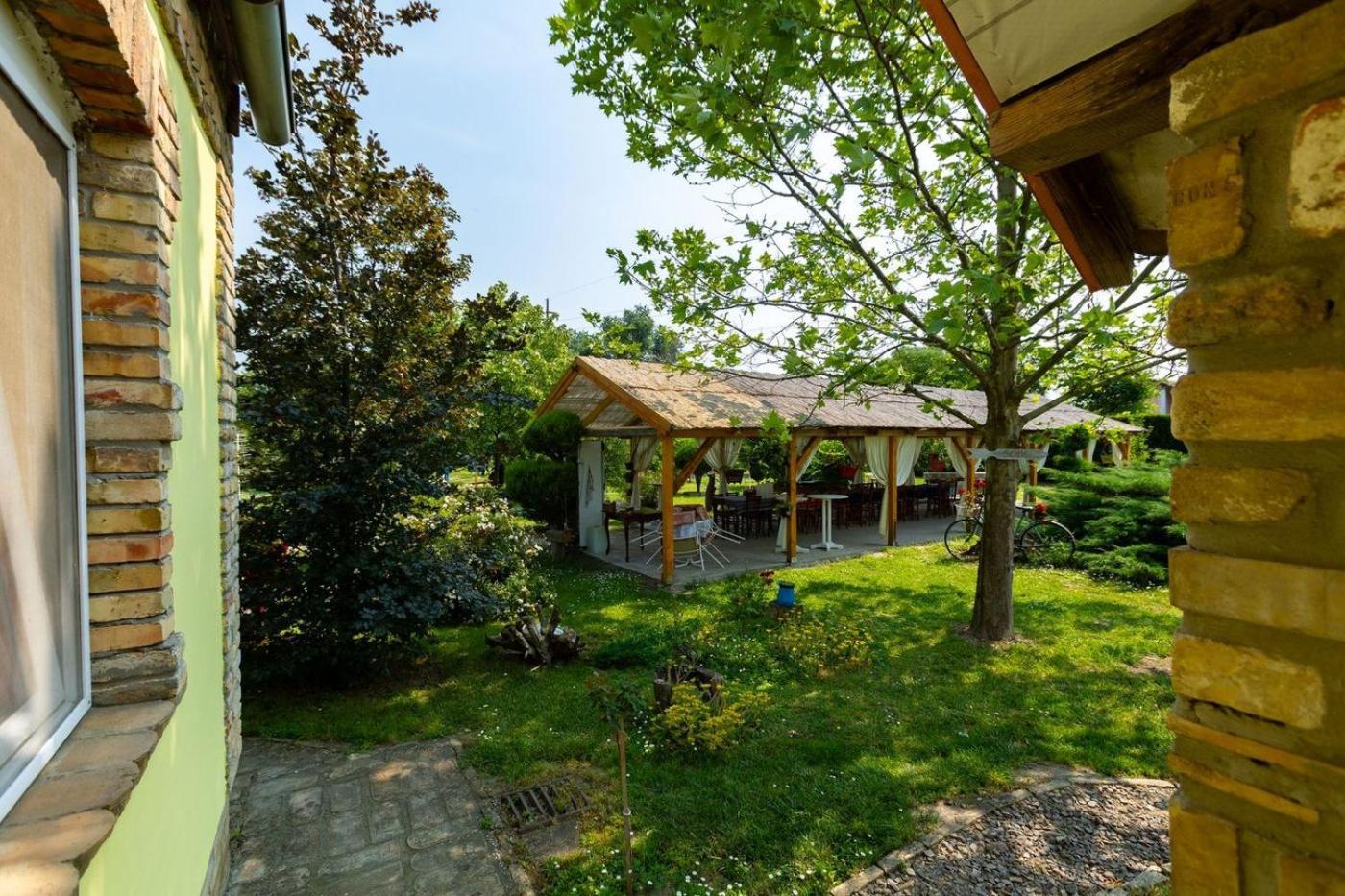 Salas Vujic Becej Exterior photo