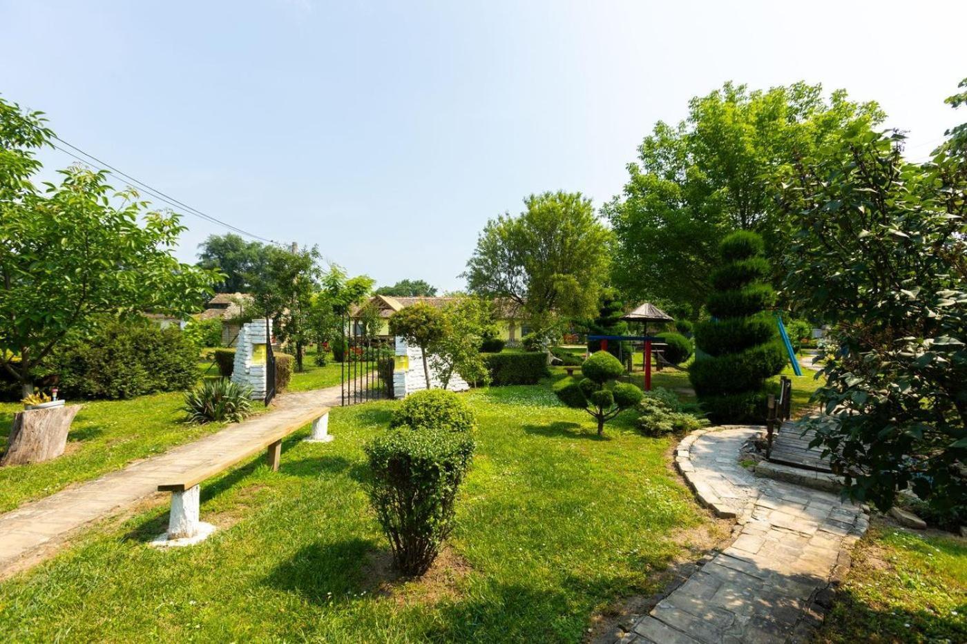 Salas Vujic Becej Exterior photo